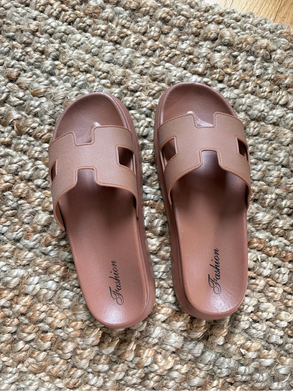 Women's H Slide Sandals in Brown size 7.5/8